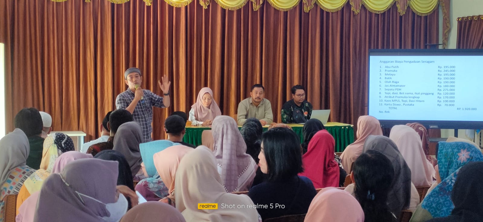 Rapat  Komite SMAN 12 Merangin ,Terkait Pengadaan Seragam Sekolah , Ini Hasilnya 