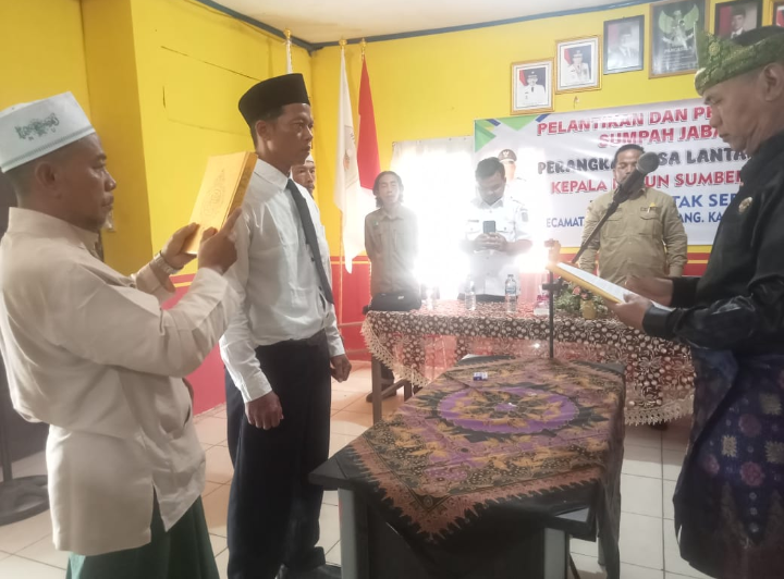 Kades Laser Lantik Perangkat Desa